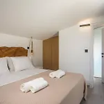 Aura Luxury * كولومبيا