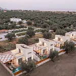 Aura Luxury Villa *