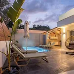 فيلة Aura Luxury *
