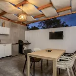 Aura Luxury Villa *