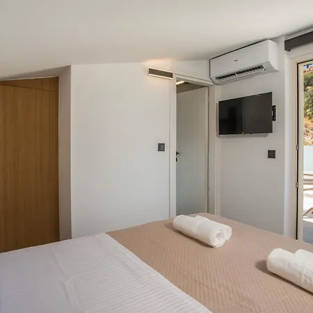 Aura Luxury فيلة