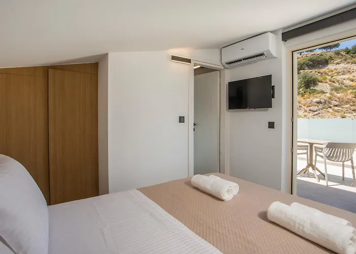 Aura Luxury Villa
